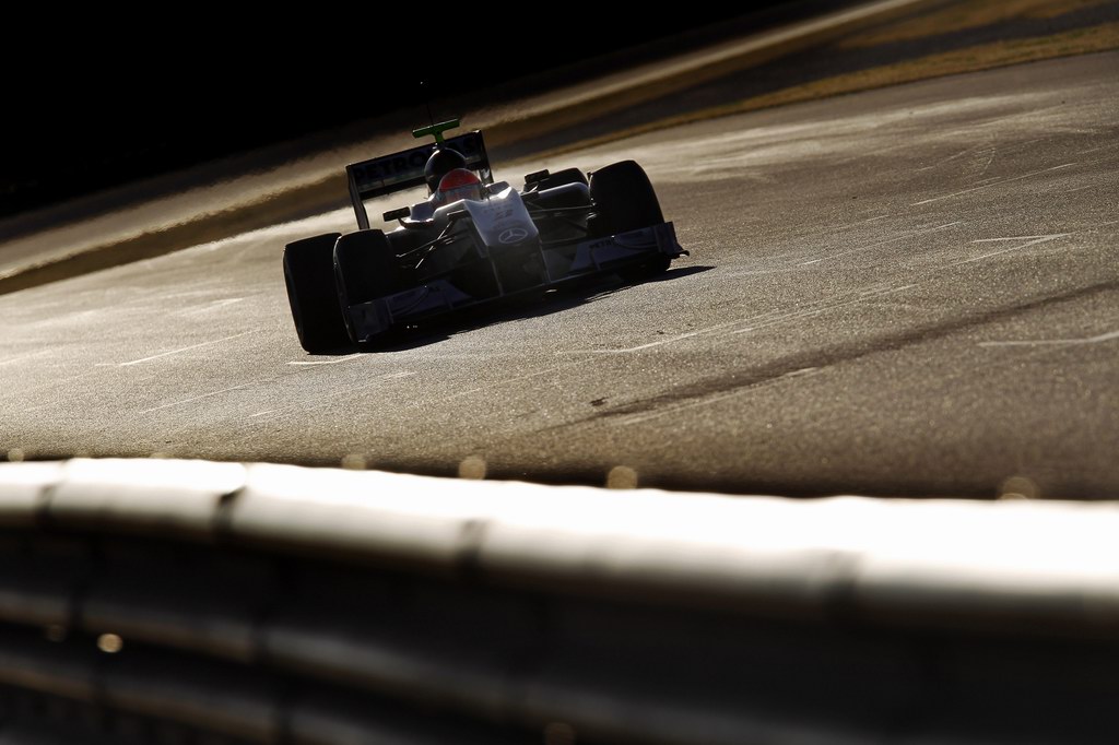 Test Valencia primi km, 2010 Formula One Testing
Valencia, Spain.
1st February 2010.
Michael Schumacher, Mercedes GP W01. Action.
World Copyright: Steven Tee/LAT Photographic 
ref: Digital Image _A8C1324